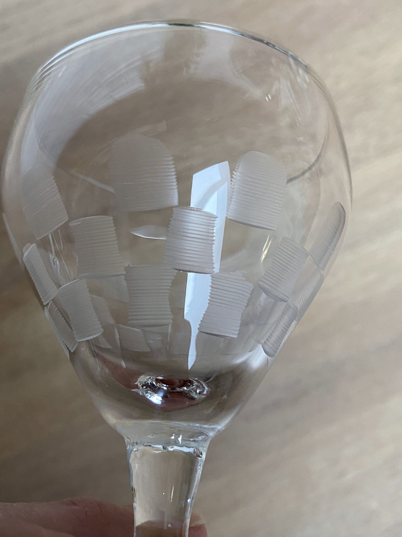 Set of 6 engraved wine glasses