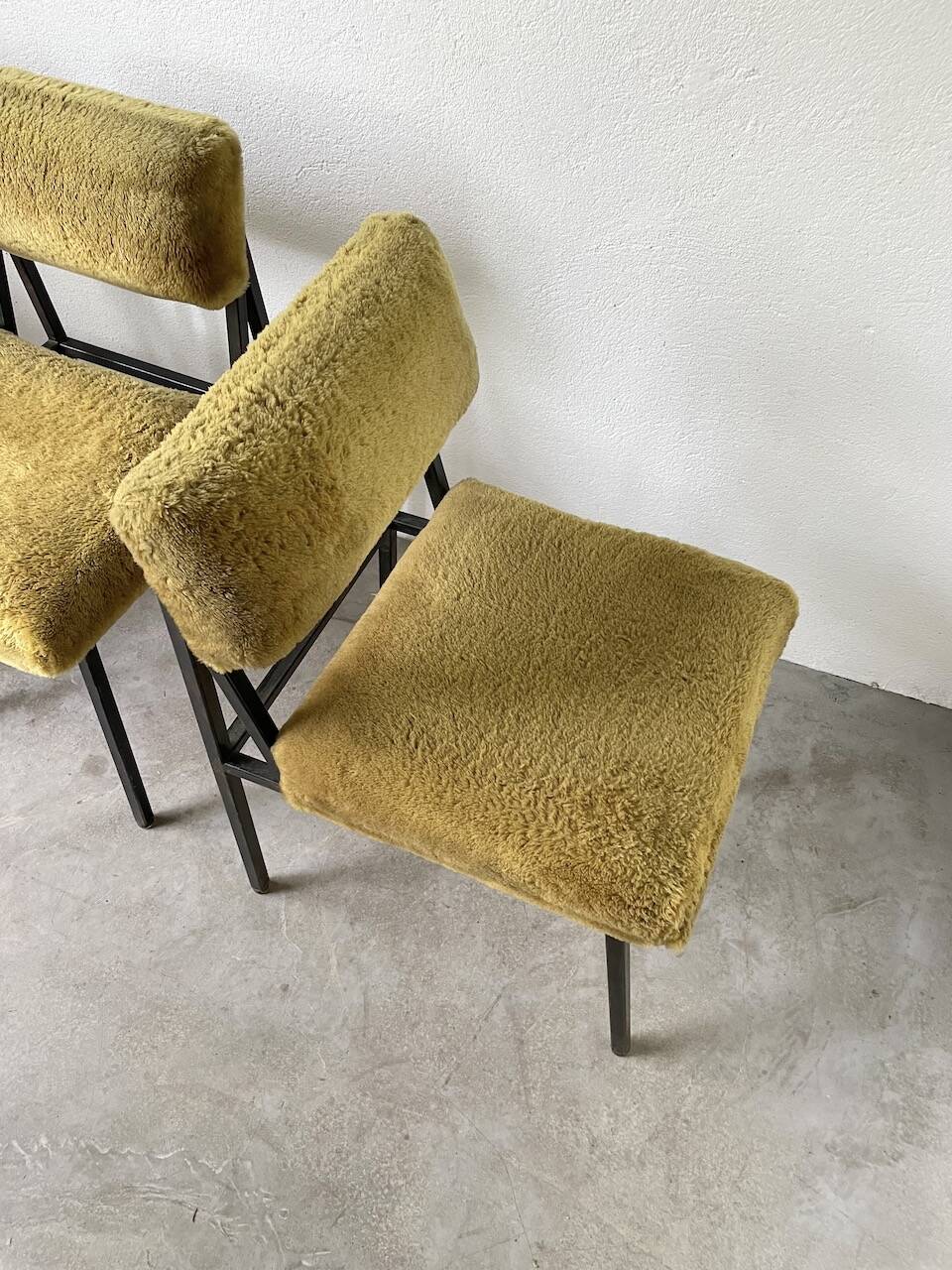 Set de trois chaises années 50