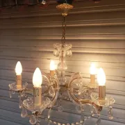 Very beautiful Venetian chandelier with 5 lights / complete and in working condition.