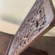 Chaise vintage à palabre en bois sculpté