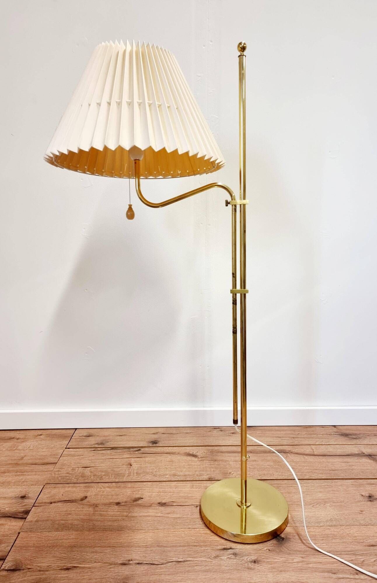 Bergboms, adjustable floor lamp G-132 in brass, Scandinavian / Midcentury Modern