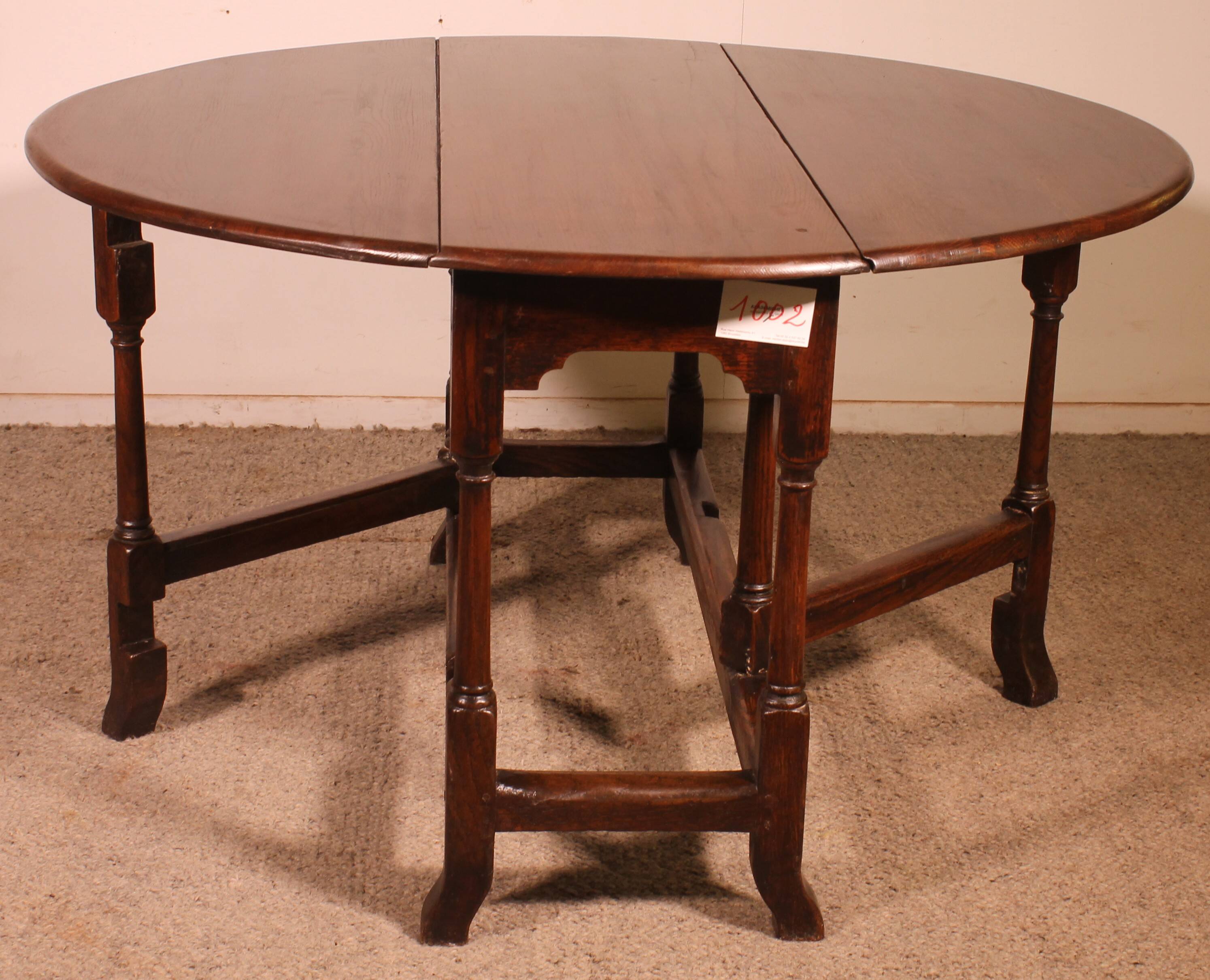 Gateleg Table in Oak from the 18th Century