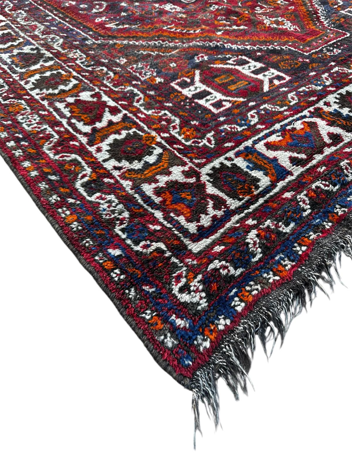 Handmade Persian carpet 265cm x 175cm