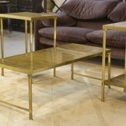 Ensemble table basse et 2 bouts de canapé néo-classiques en verre églomisé, 1980
