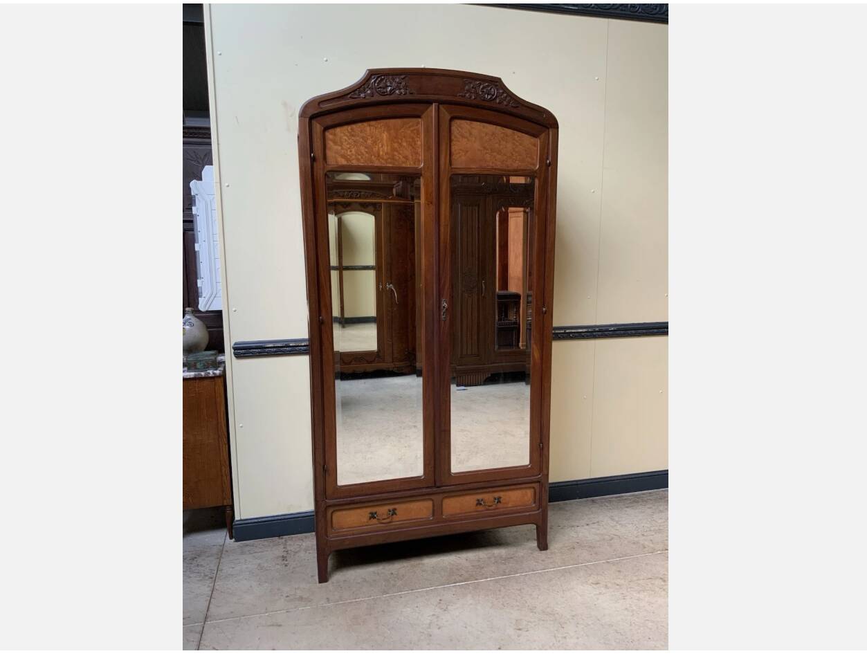 Armoire à linge - style Art nouveau