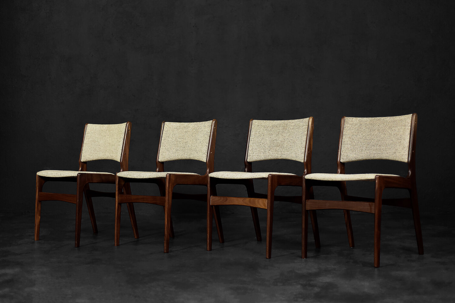 Chaises de salle à manger scandinaves modernes vintage en teck et laine beige modèle 89 par Erik Buch, années 1950, lot de 4
