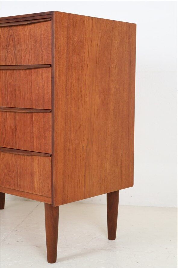 Fully restored mid-century teak dresser with 4 drawers / Danish modern design / 1960s