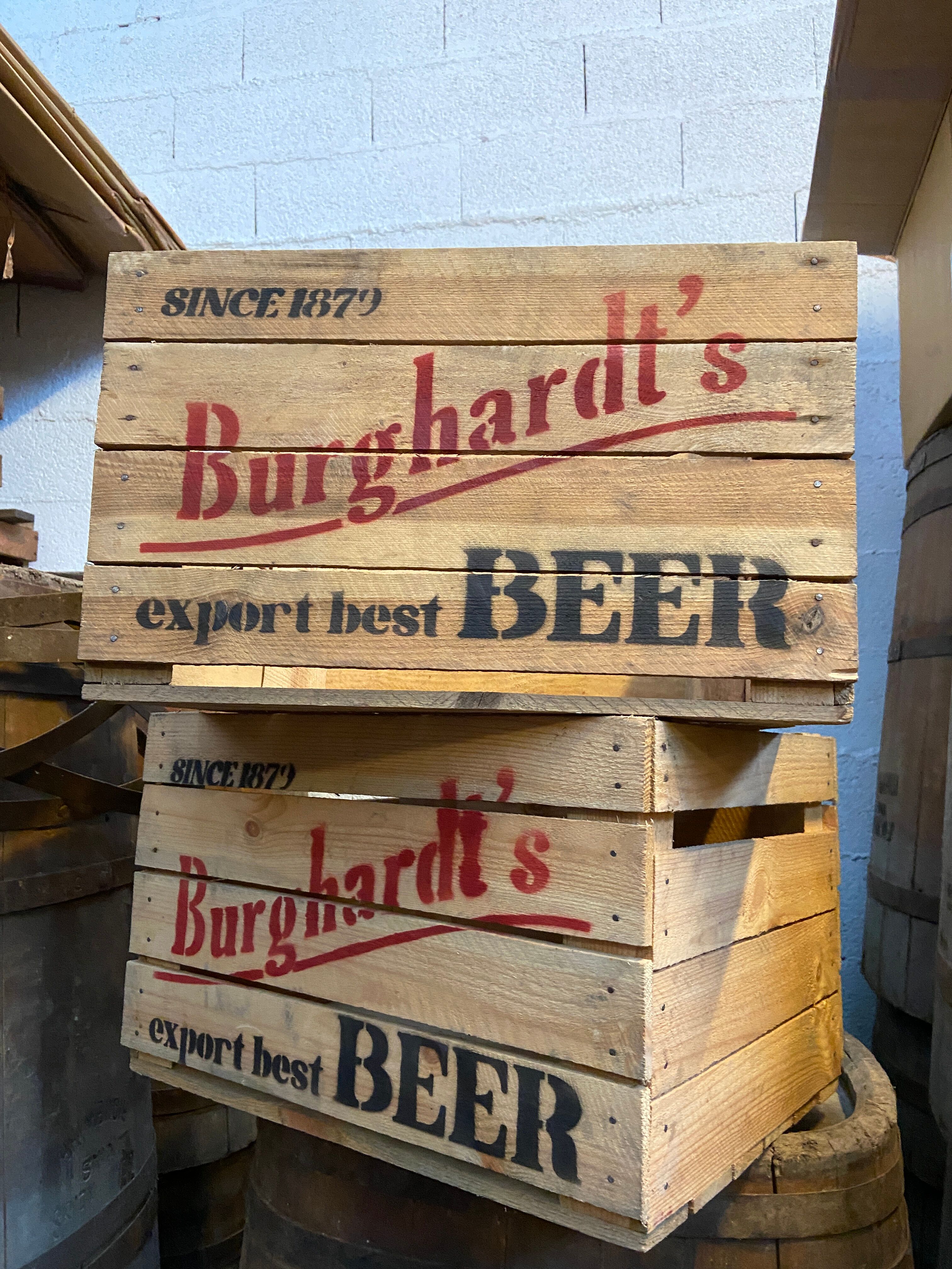 Vintage wooden case Bière Burghardt's Beer