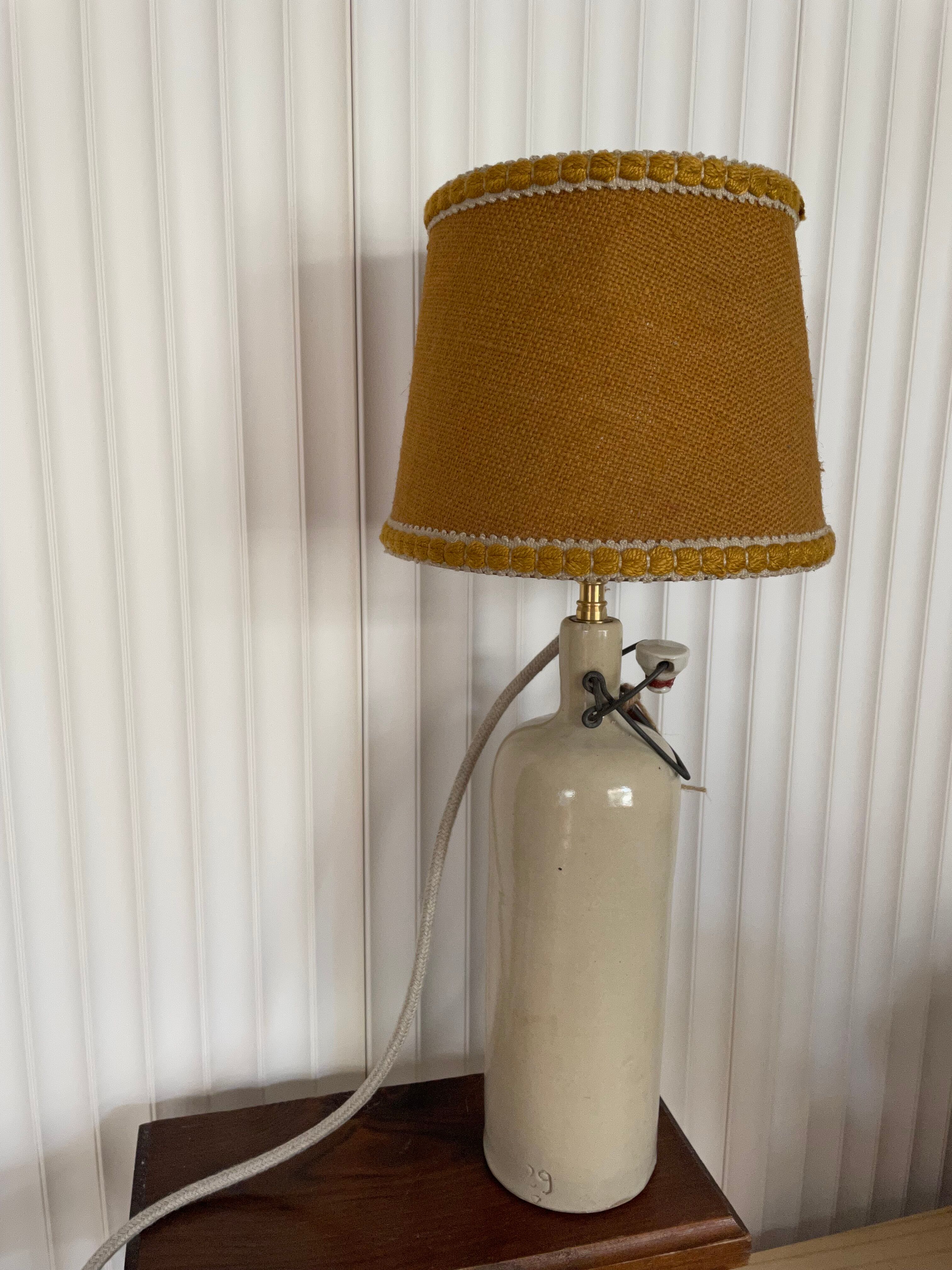 Beige ceramic table lamp