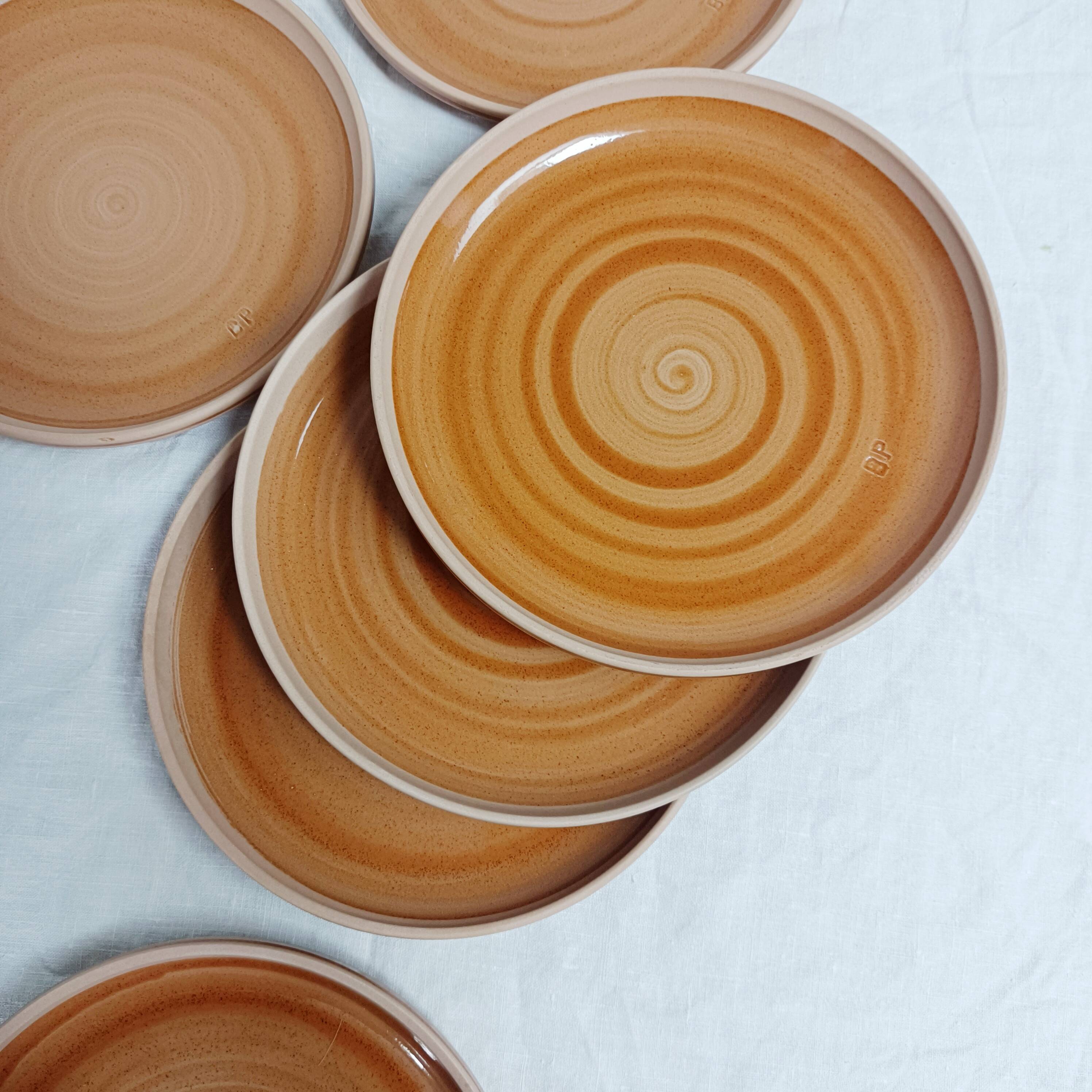 Set of 6 plates in Burgundy sandstone, Sarreguemines