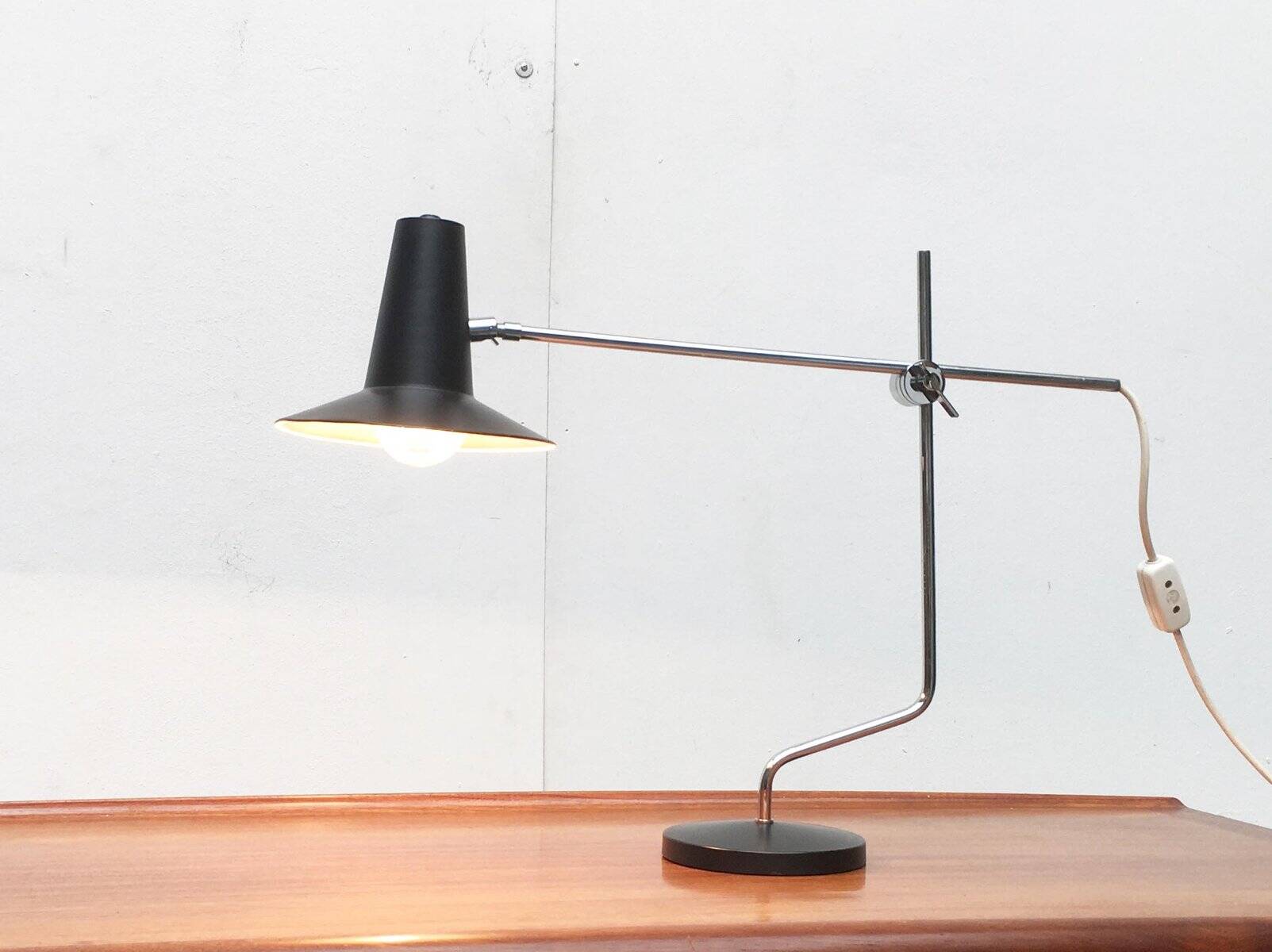 Mid-century minimalist table lamp