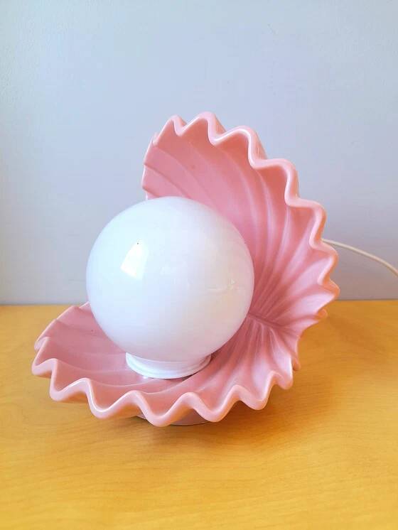 Ceramic and opaline shell lamp
