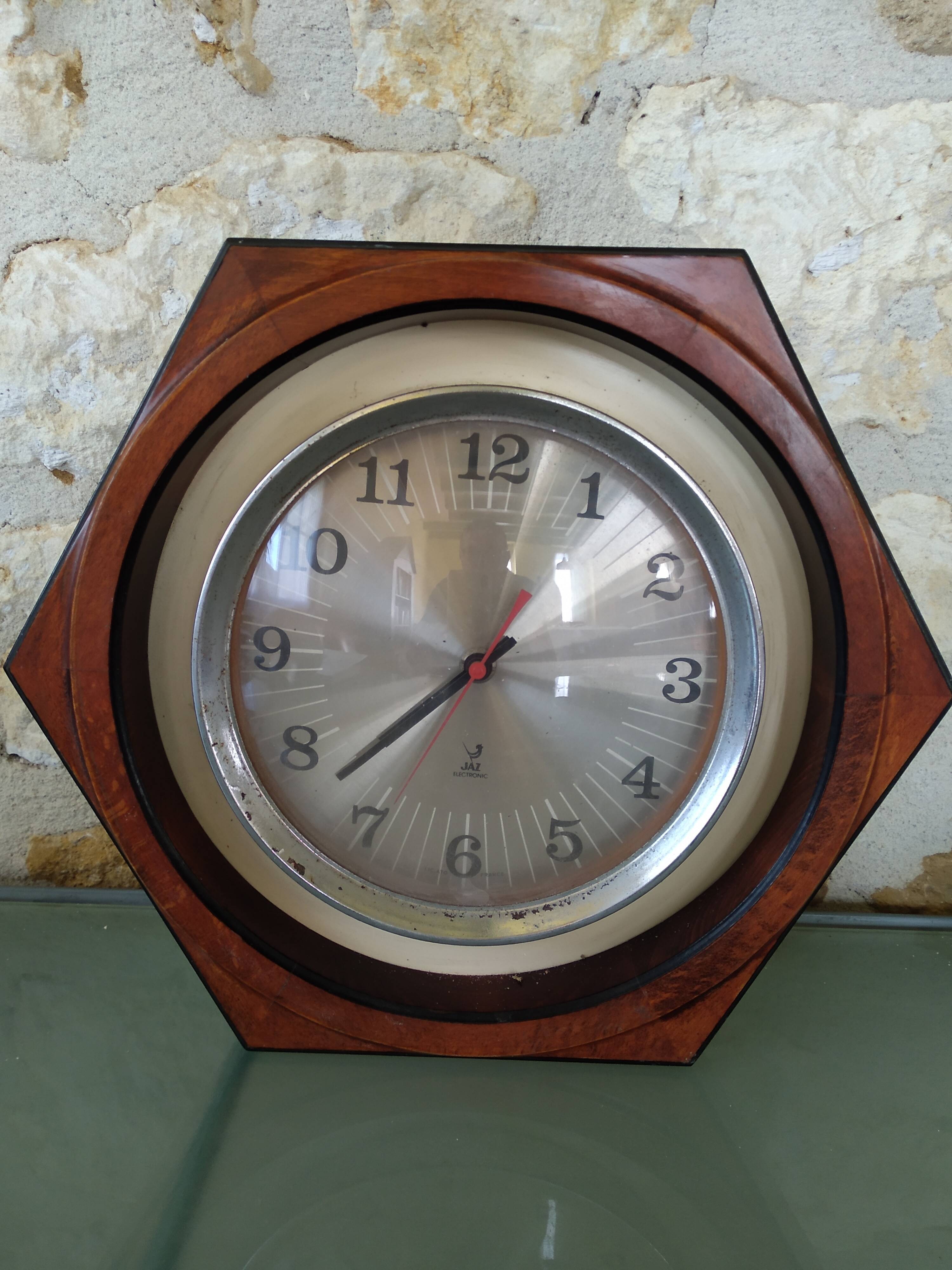 Octagonal pendulum clock JAZ vintage 1970