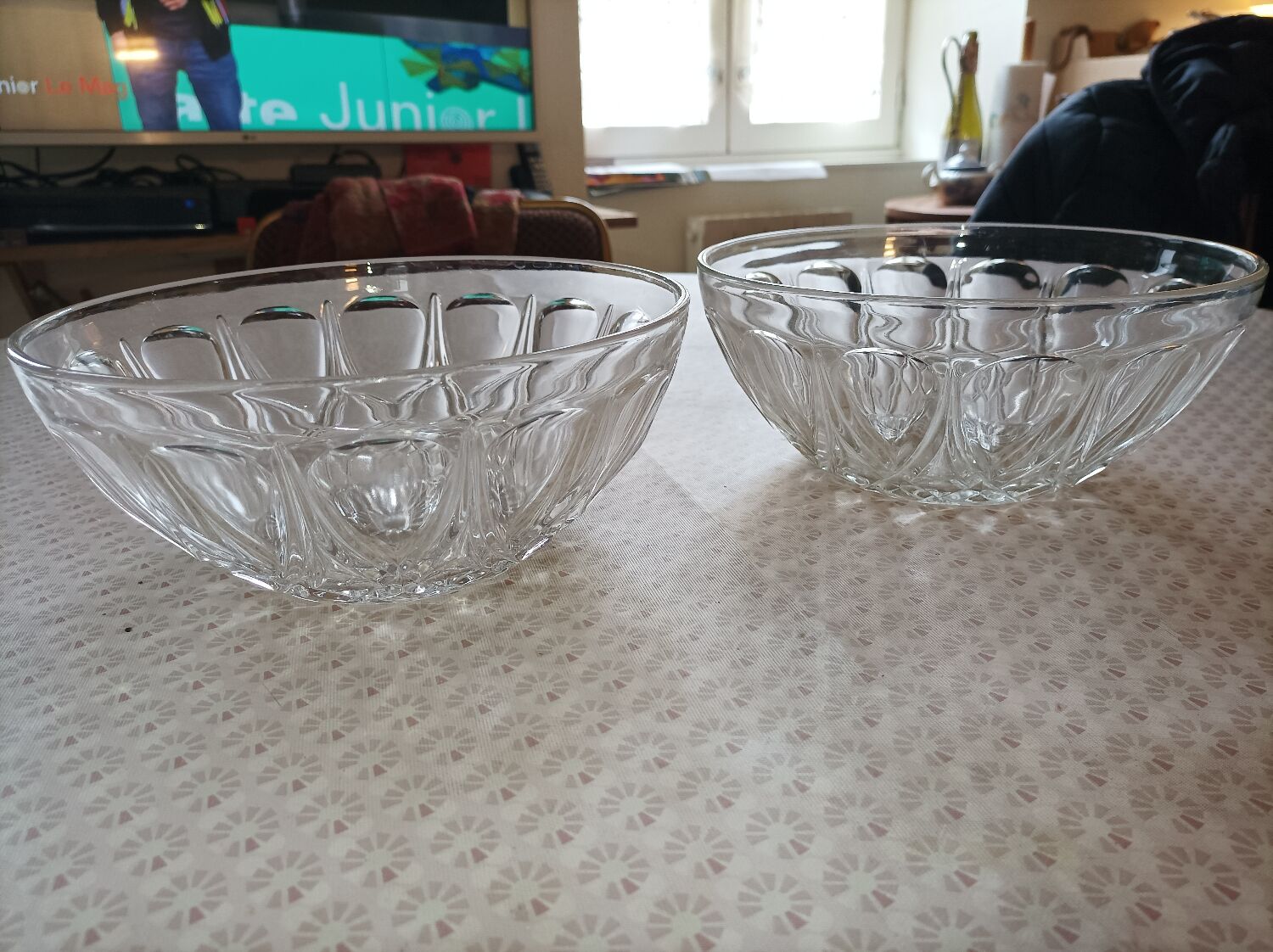 Set of 2 vintage molded glass salad bowls