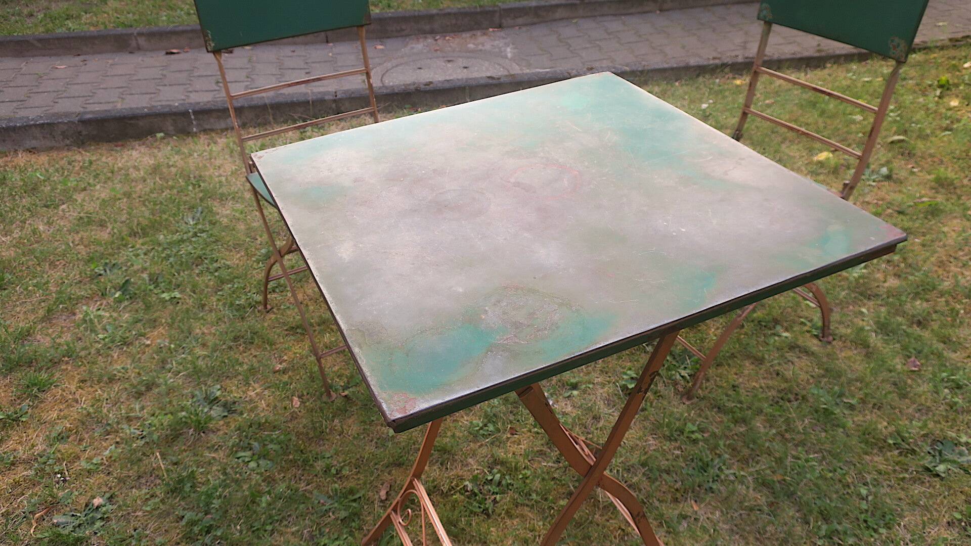 Mid century distressed painted iron garden table and 2 chairs, 1960s
