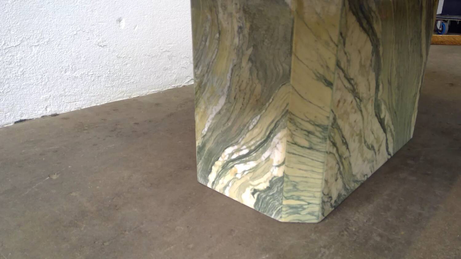 Table basse vintage rectangulaire en marbre Italie 1970