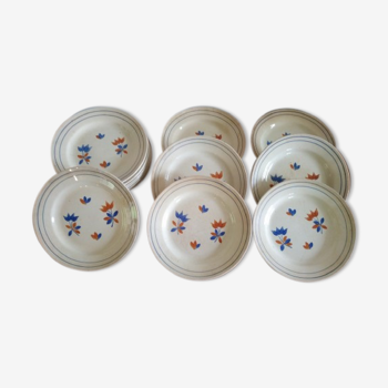 12 assiettes en porcelaine de Gien