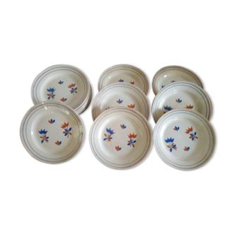 12 assiettes en porcelaine de Gien