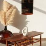 Table basse vintage Everest en noyer – style « planche de surf » (années 60)