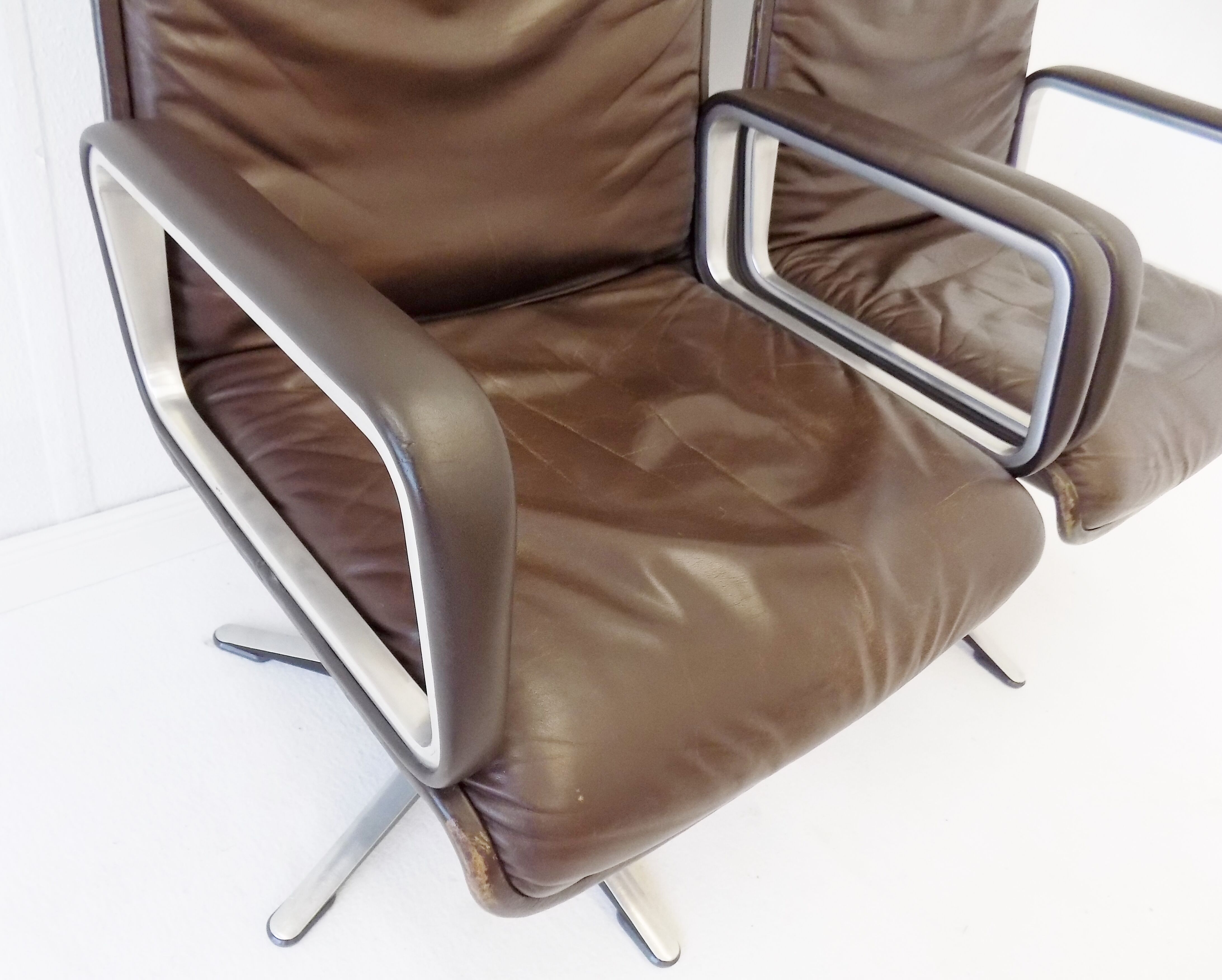 Wilkhahn Delta Highback set of 2 brown leather armchairs by Delta Design