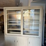 Display cabinet for shop
