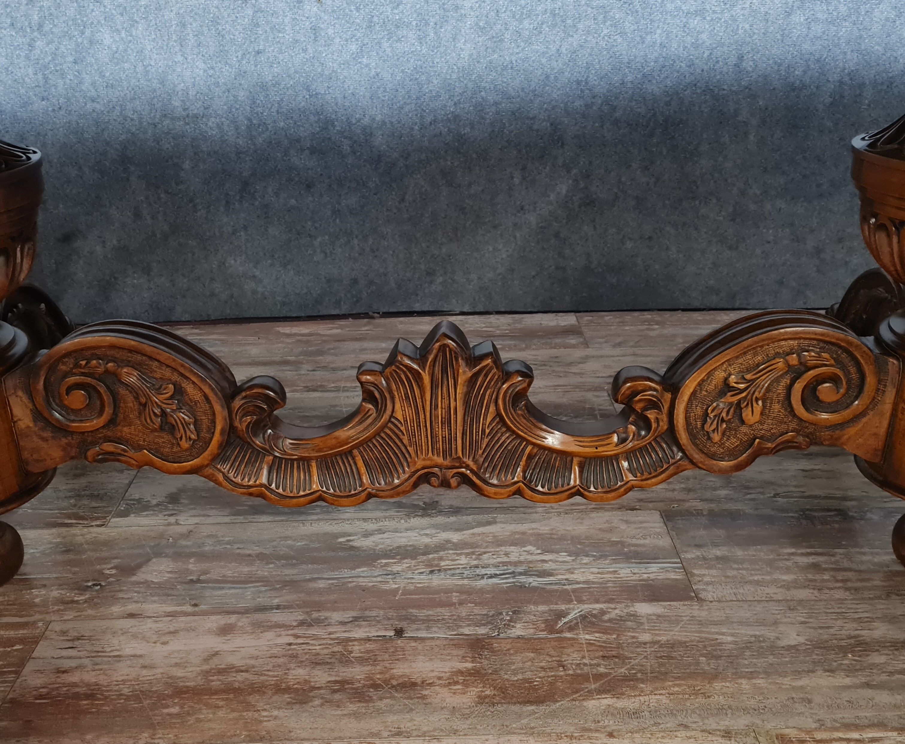 Table pedestal table napoleon III period in walnut around 1880