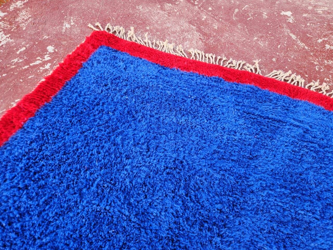 Authentic Beni Ouarain rug 250 x 180 cm – Cobalt blue and red – Piece