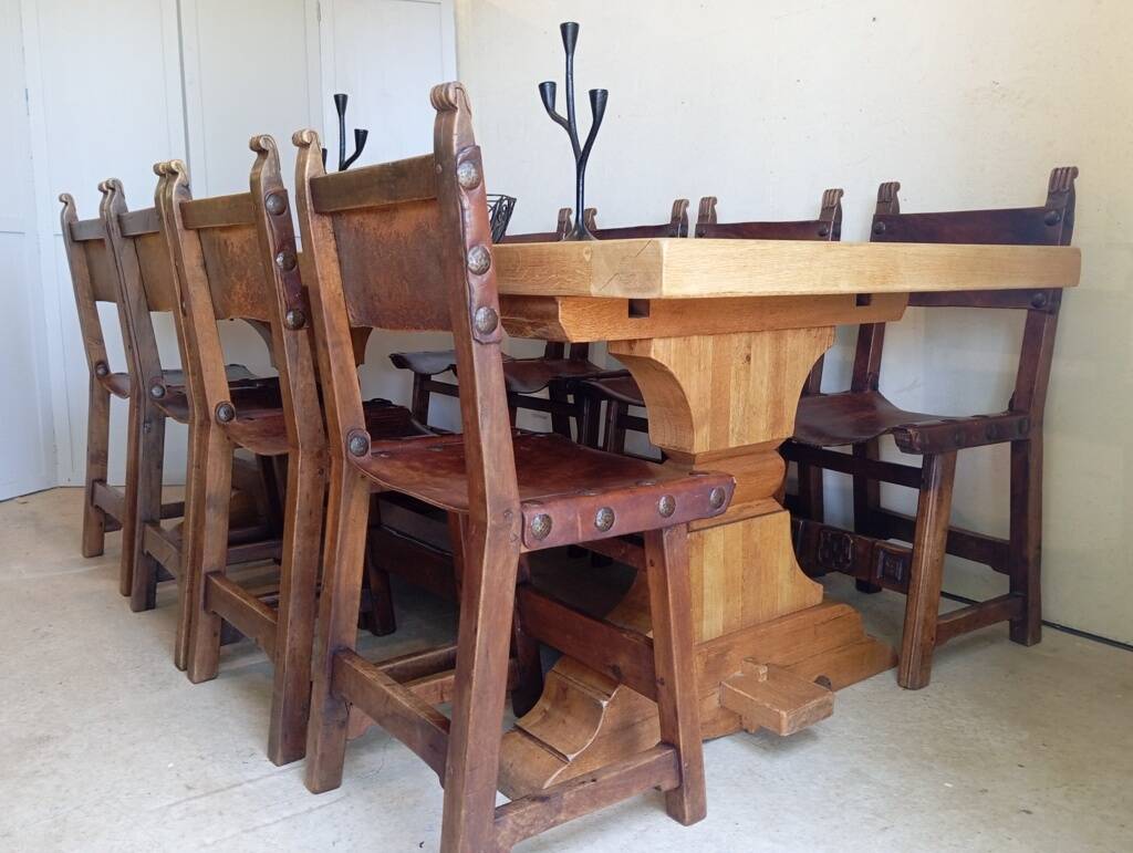 Set of 8 walnut and leather chairs from the 1950s