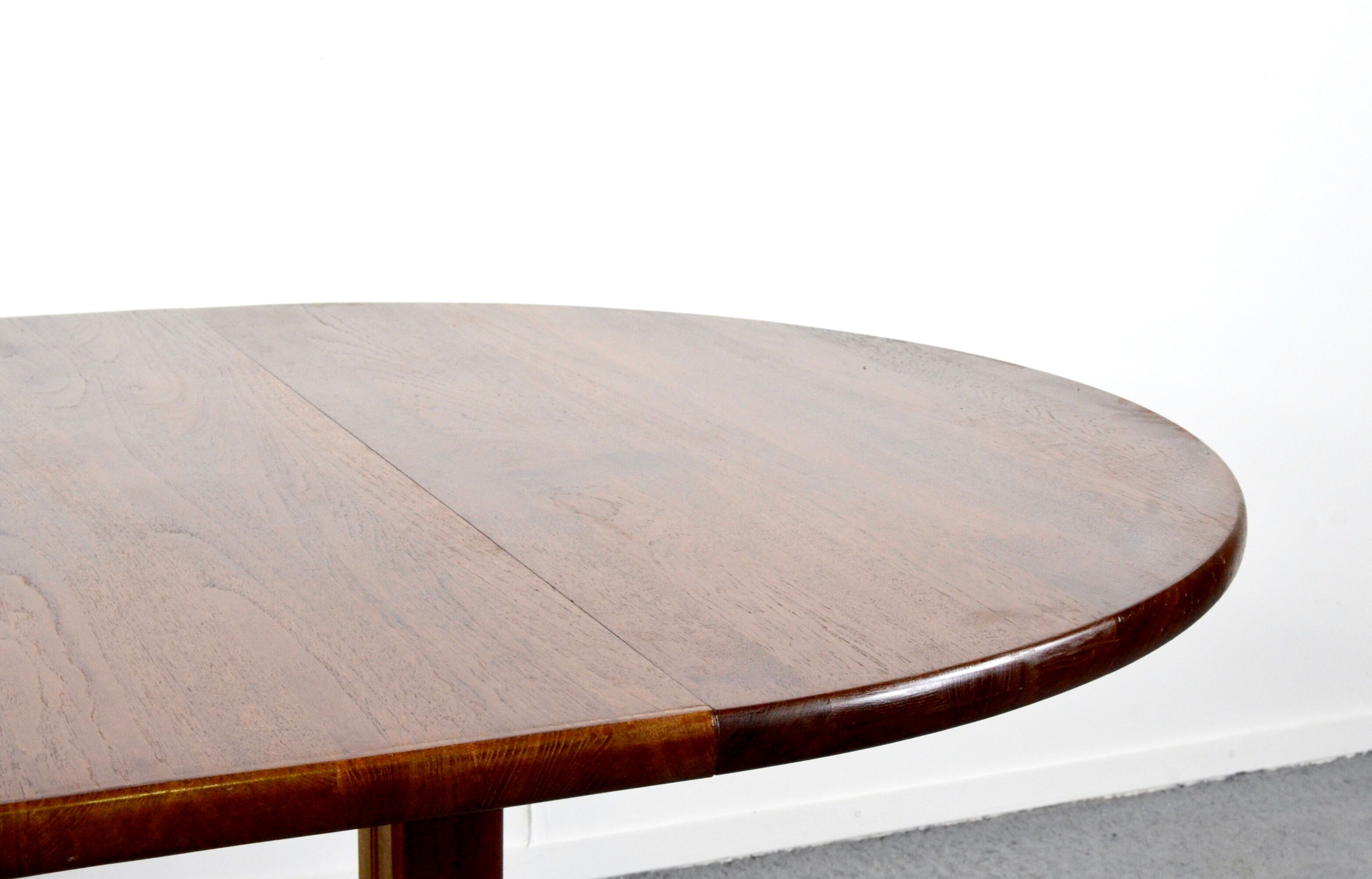 Midcentury Danish Extending Round Teak Table by Skovby. Vintage Modern / Scandinavian Style /Retro.