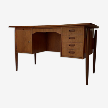 Scandinavian "boomerang" two-sided teak desk Midtjydsk Mobelfabrilk