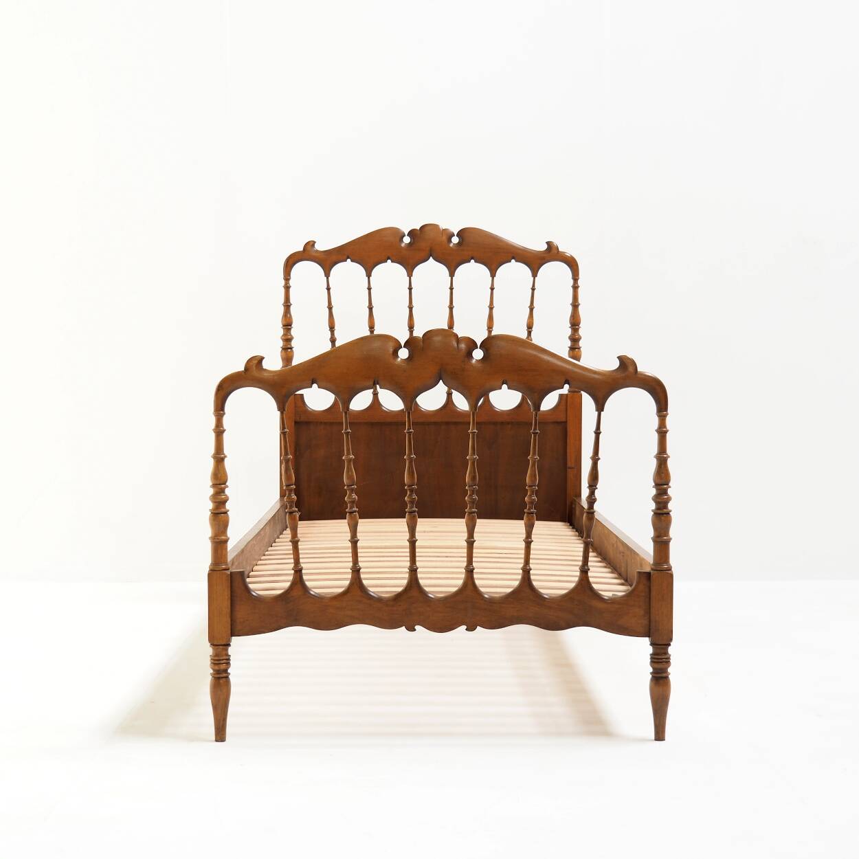 Lit Chiavari classique italien en pin, 2/2