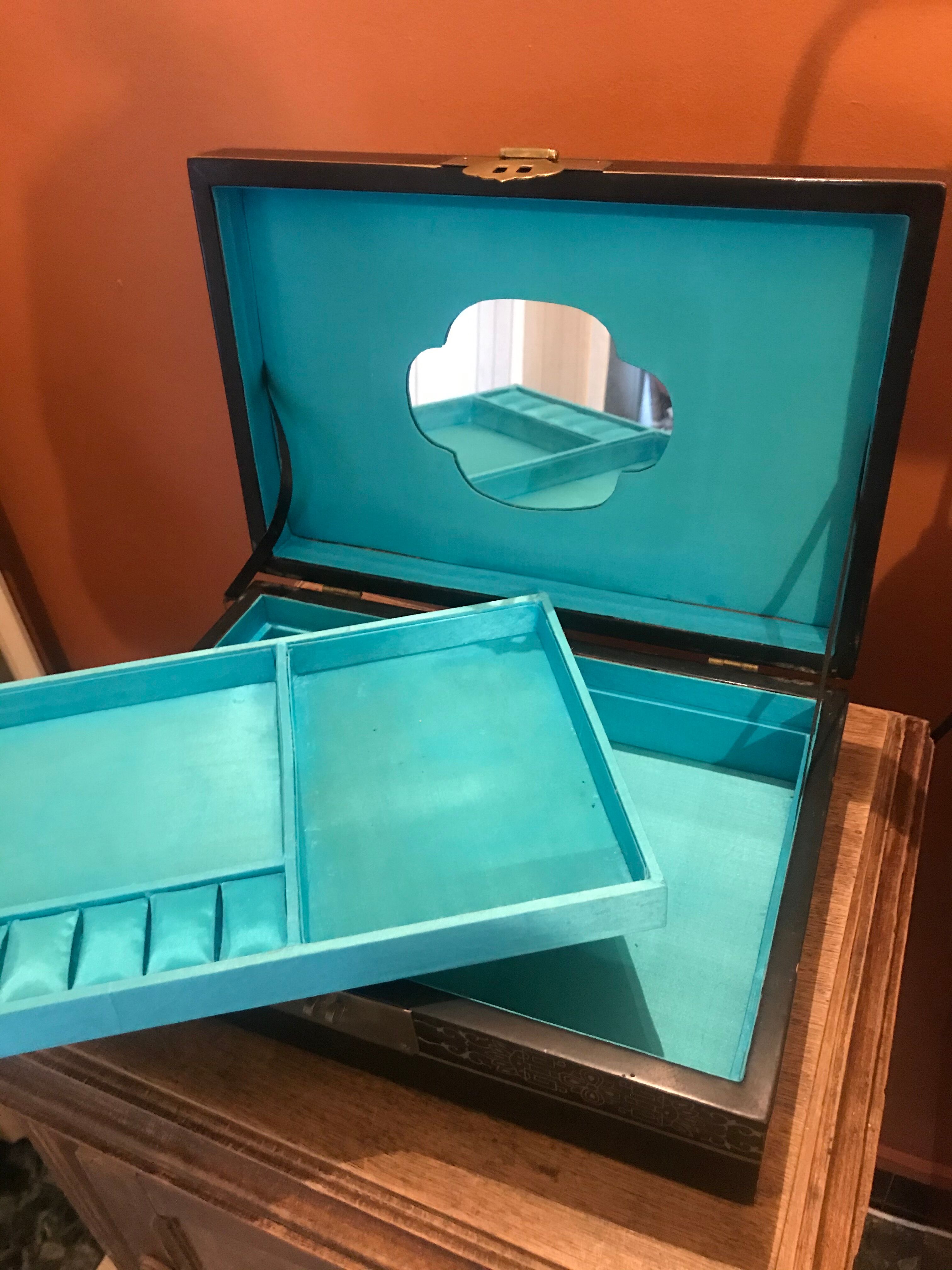 Jewelry box, hairscreas and hard stones
