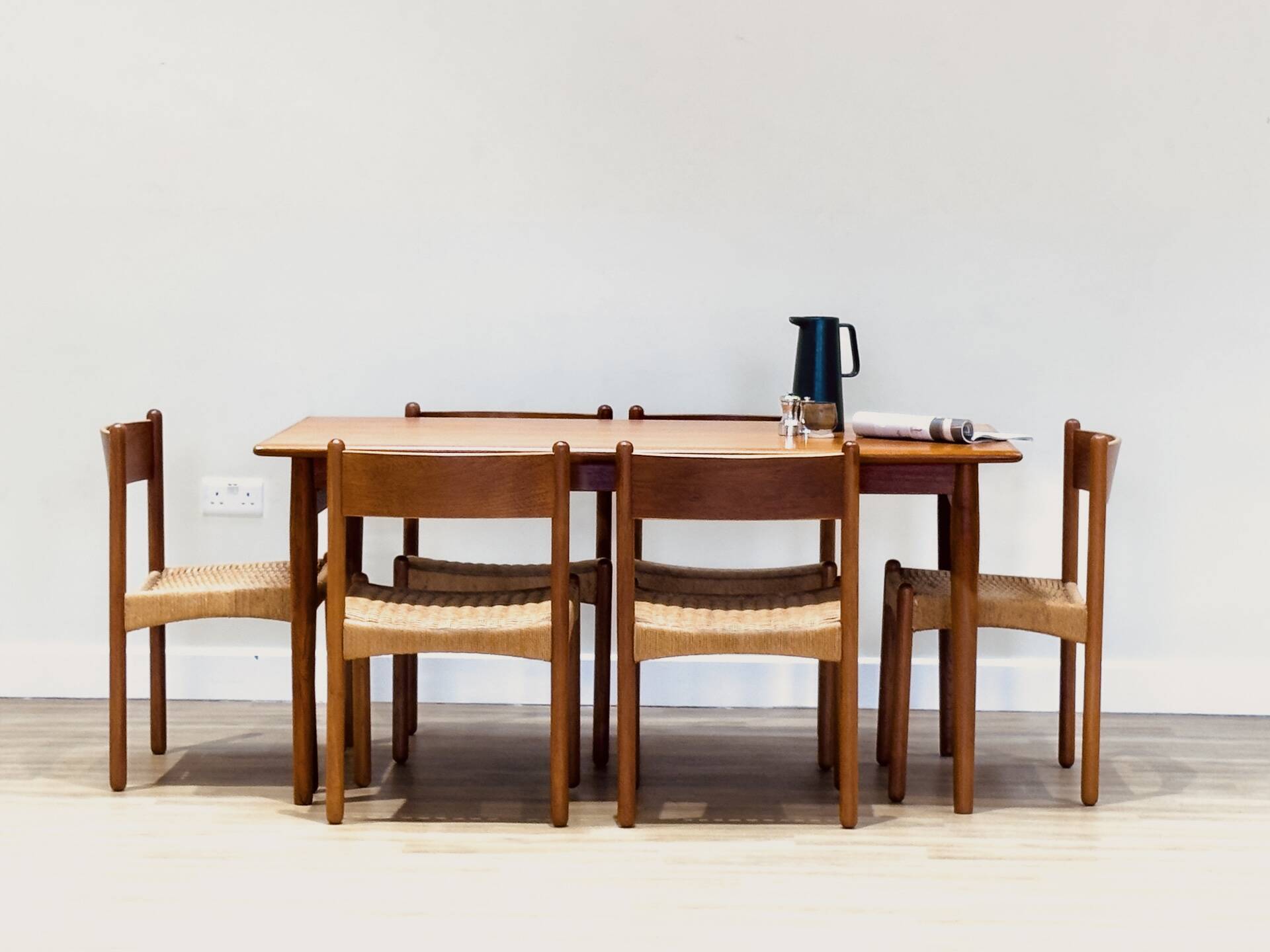 Mid-Century Danish teak extending dining table (Johannes Andersen)