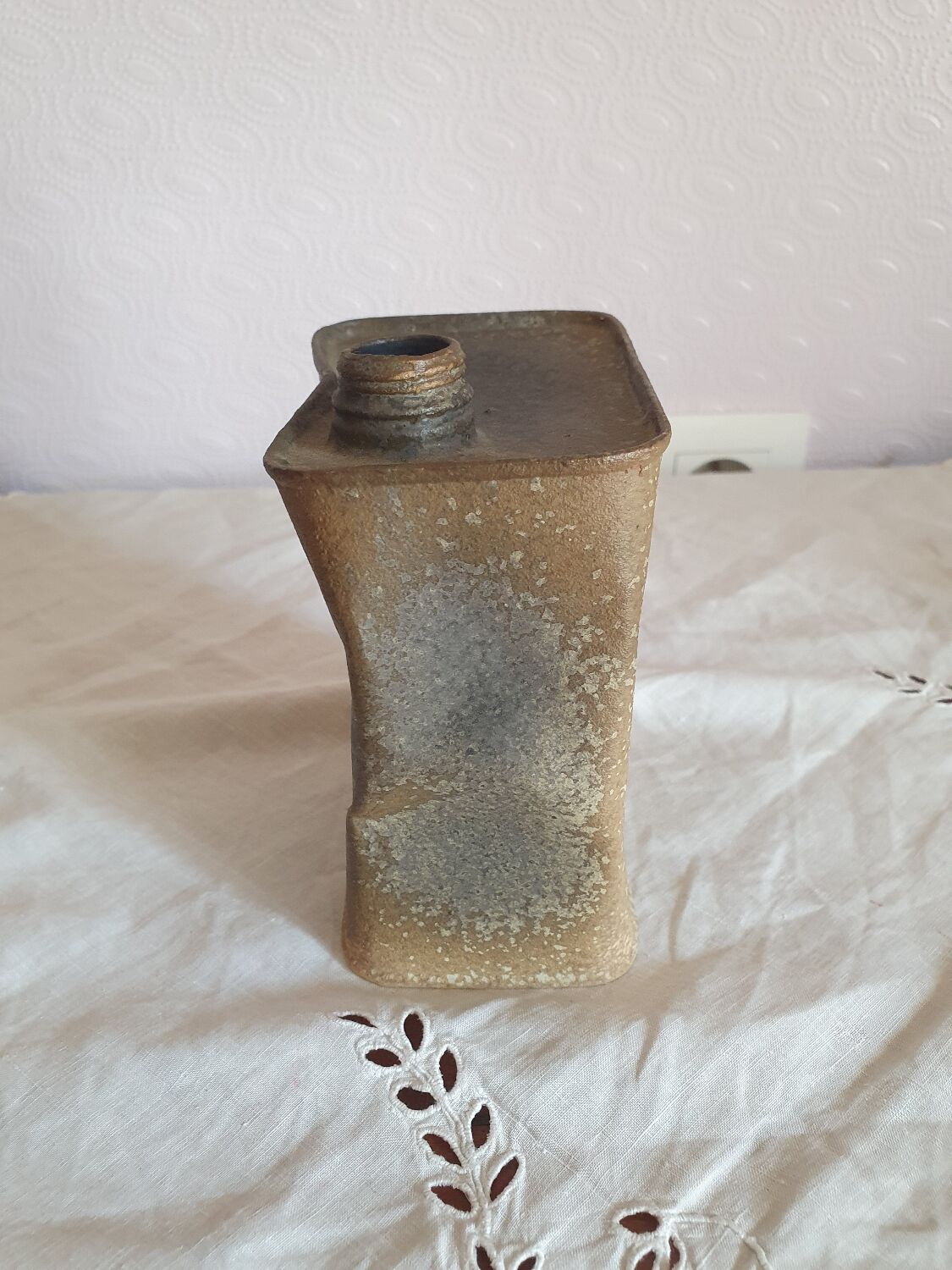 Porcelain sculpture can in trompe l'oeil industrial style