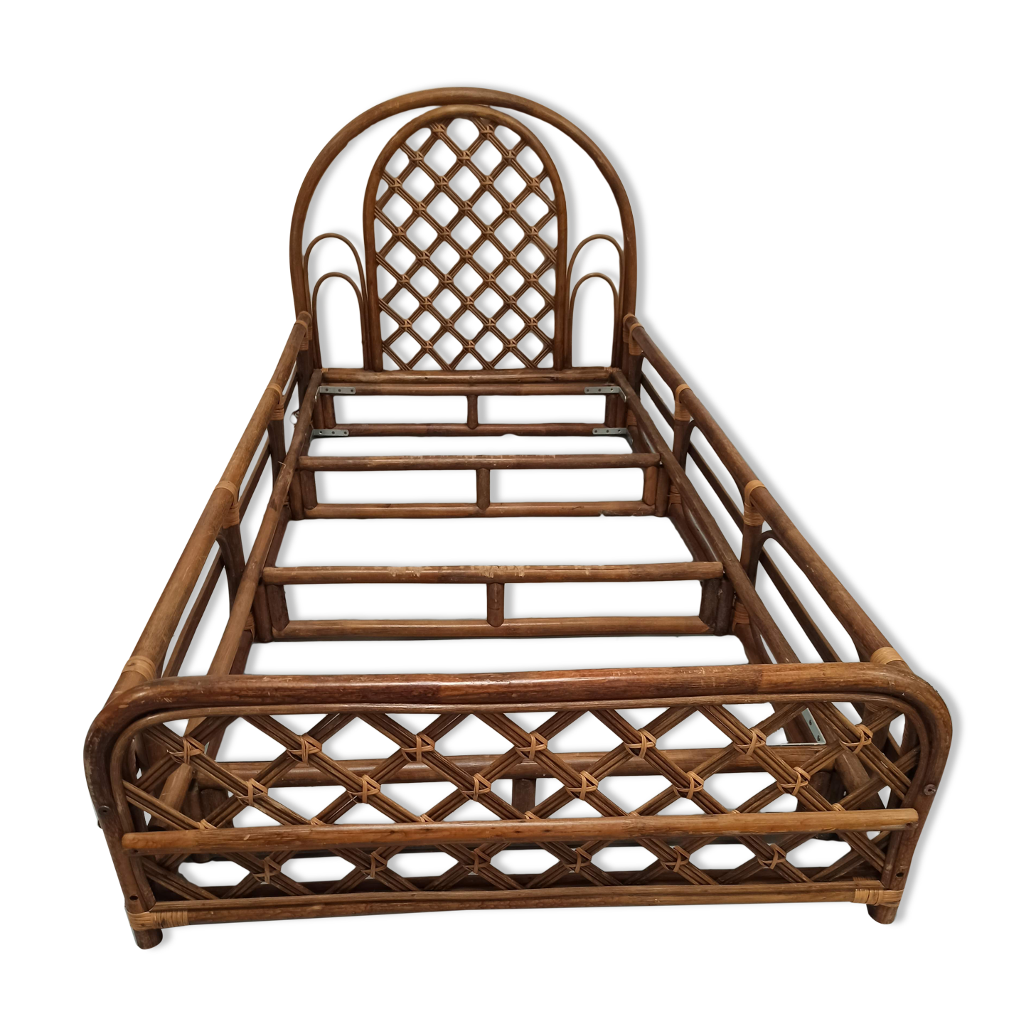 Rattan bamboo bed for one person