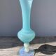 Vase romantique en opaline bleu