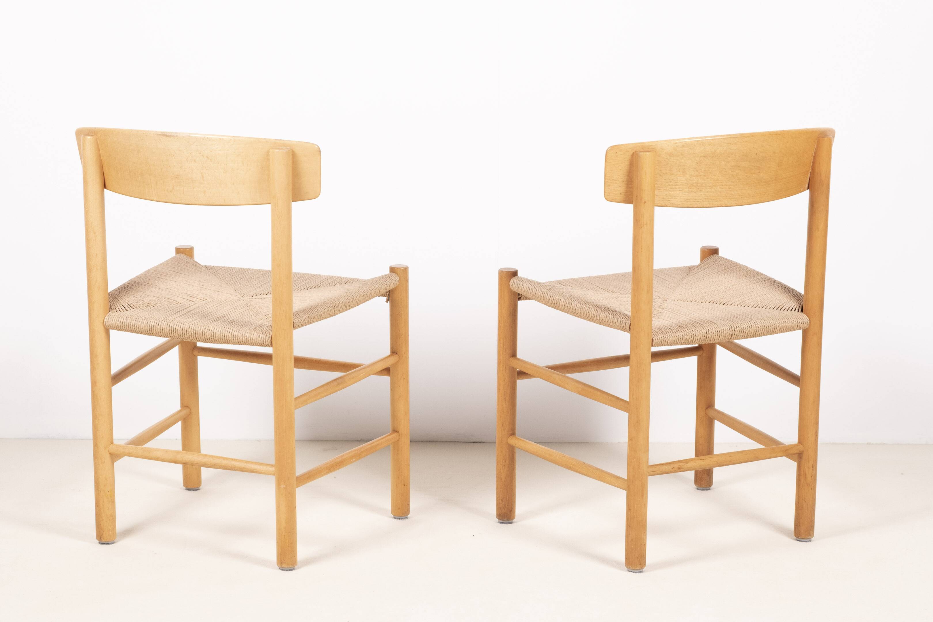 2x Børge Mogensen J39 People's Chair in Beech, 1970s Denmark