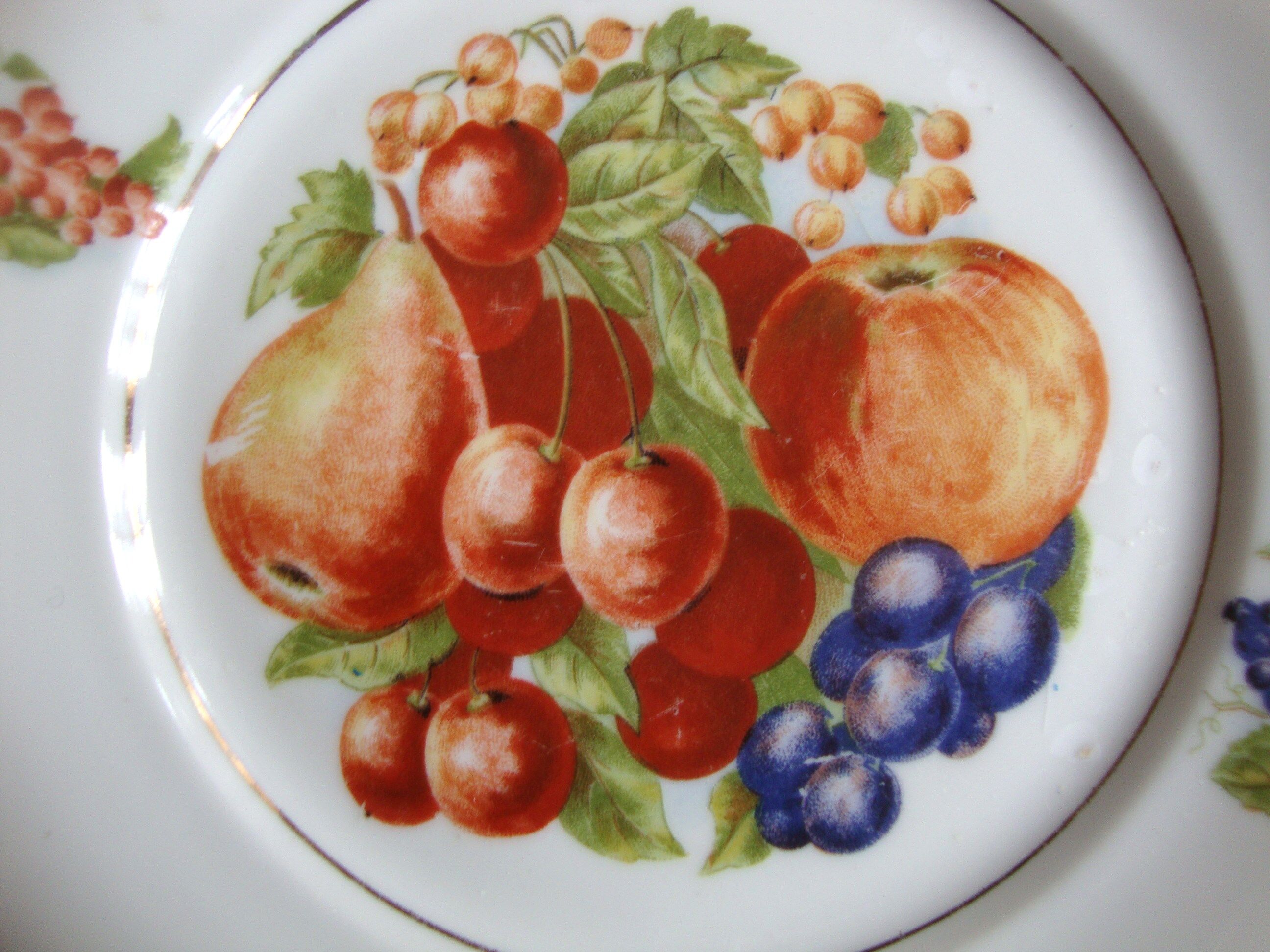 6 Fruit decorated plates Pillivyt France
