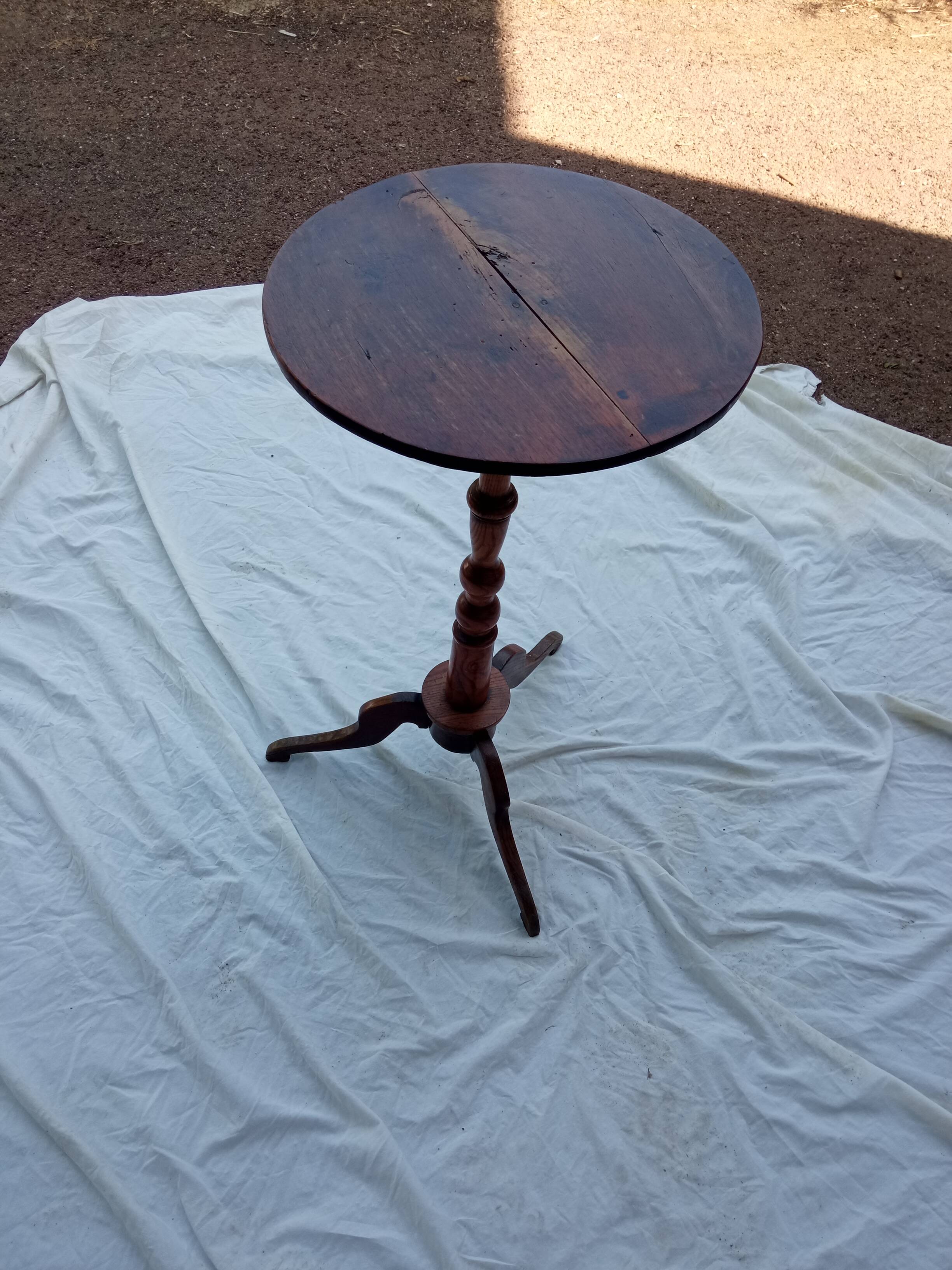 Wooden pedestal table
