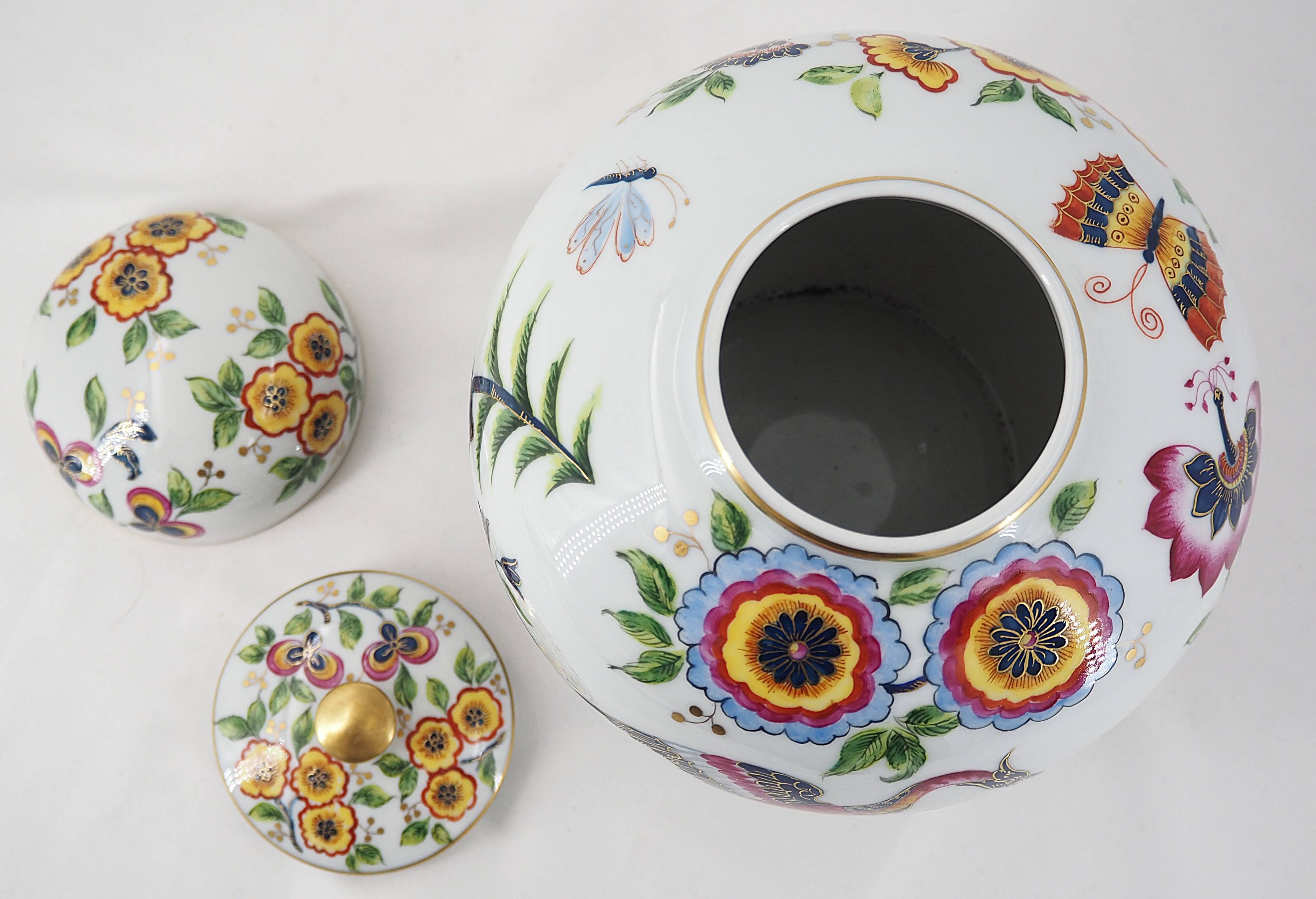 Le Tallec in Paris, complete covered porcelain pot, signed, excellent condition.
