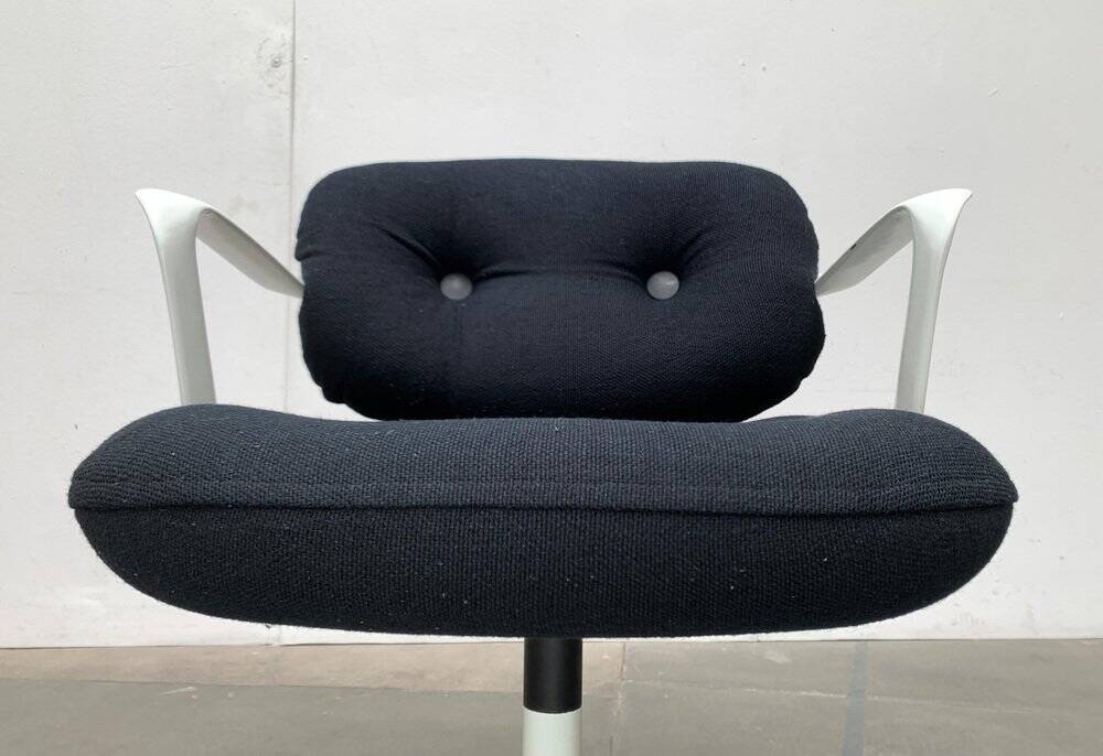 Set of chairs model Space Age 2038 by Bruce Hannah & Andrew Morrison for Knoll International, 1970s.