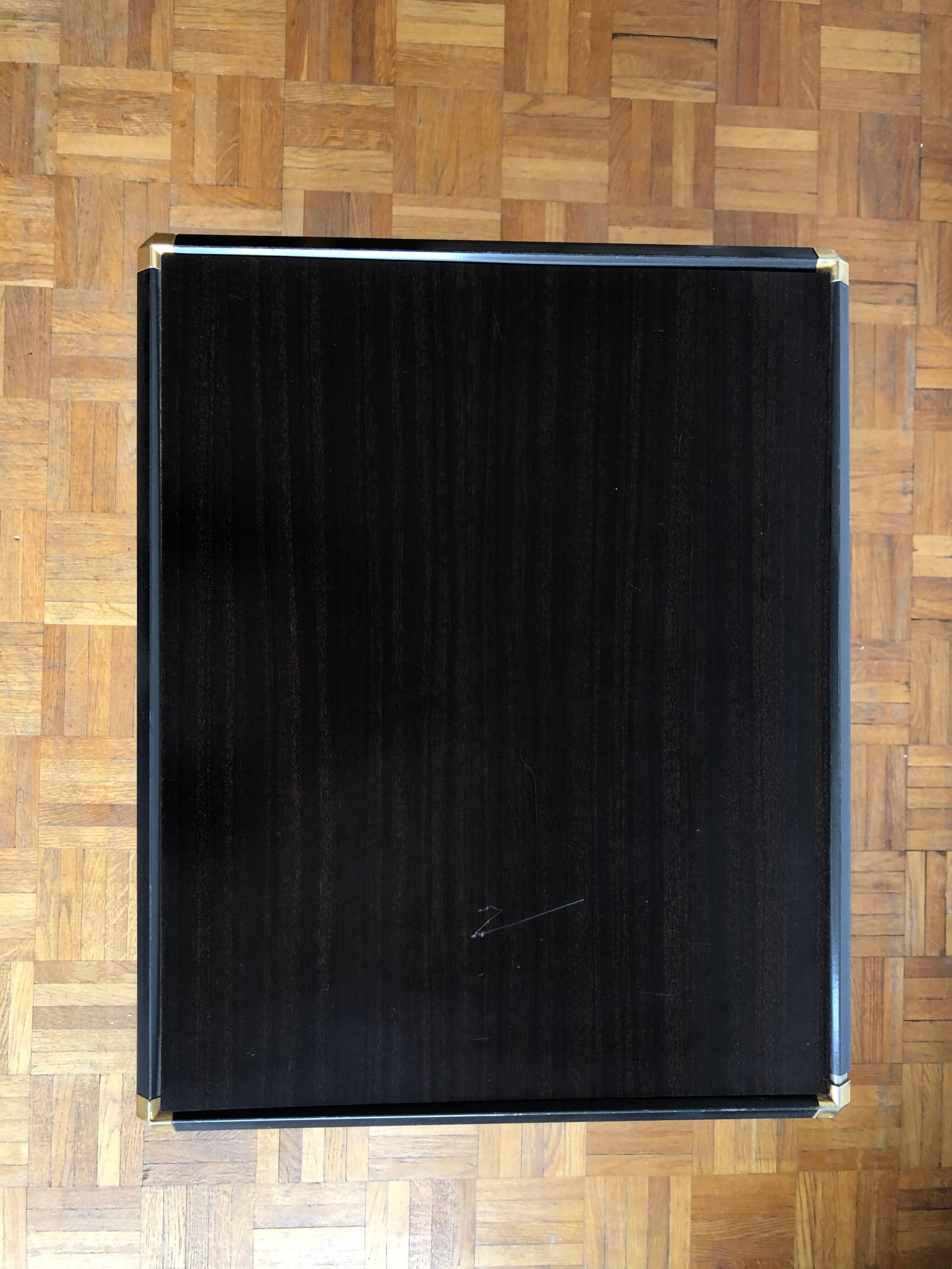 Desserte porte-vinyle noire et dorée à roulettes