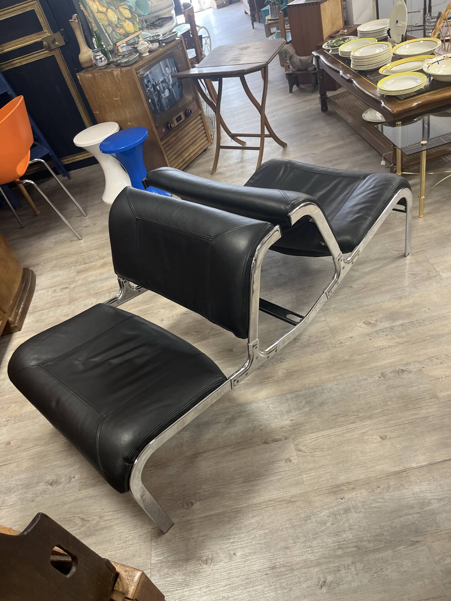 Fauteuils whist dos à dos d’Olivier Mourgue 1964