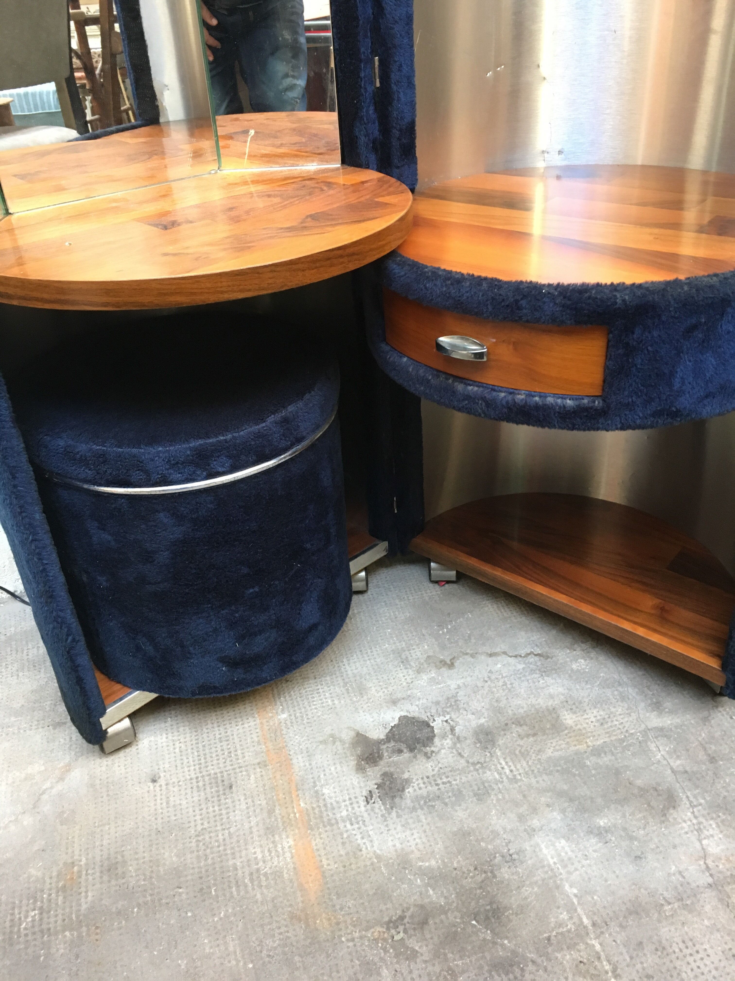 Coiffeuse moumoutte années 70, distribuée par Roche Bobois