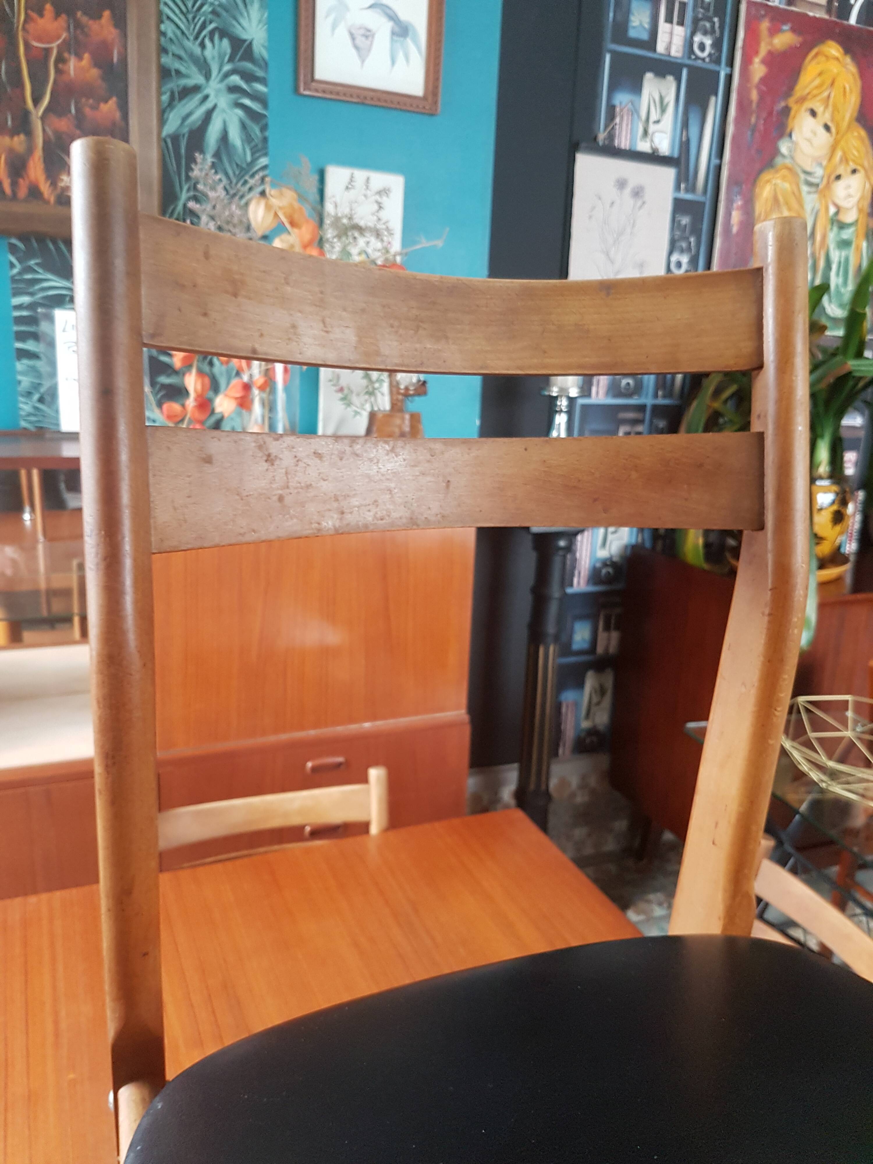 6 vintage leatherette chairs and wood