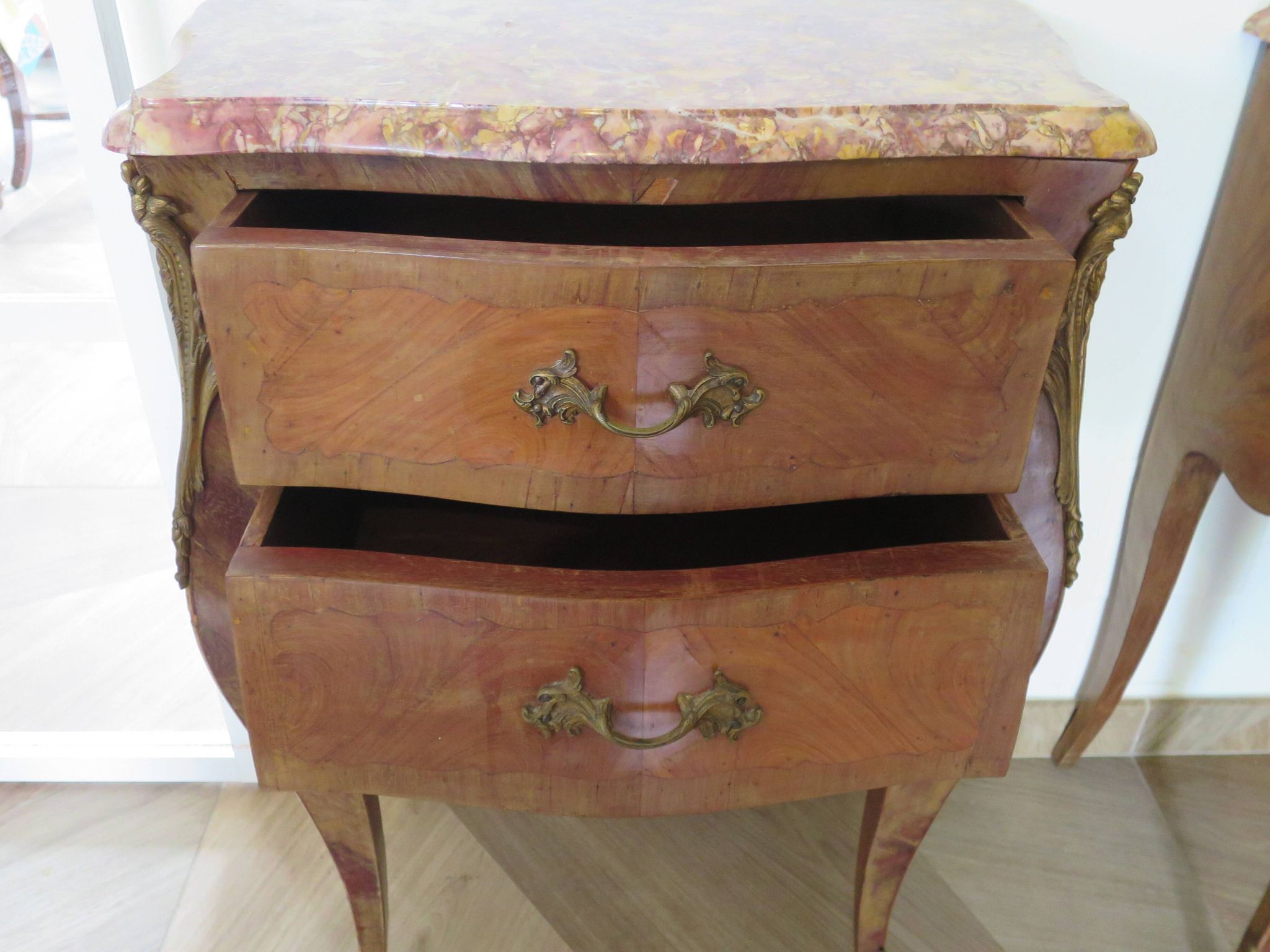 Paire de 2 chevets-louis xv-marqueterie-2 tiroirs-marbre rose