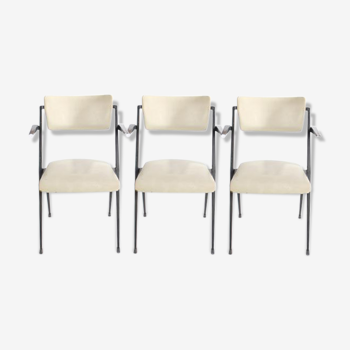 White chairs by pyramid Wim Rietveld for Ahrend de Cirkel, 1964, set of 3
