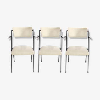 White pyramid chairs by Wim Rietveld for Ahrend de Cirkel, 1964, set of 3