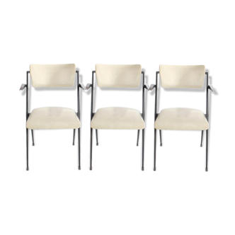 White chairs by pyramid Wim Rietveld for Ahrend de Cirkel, 1964, set of 3