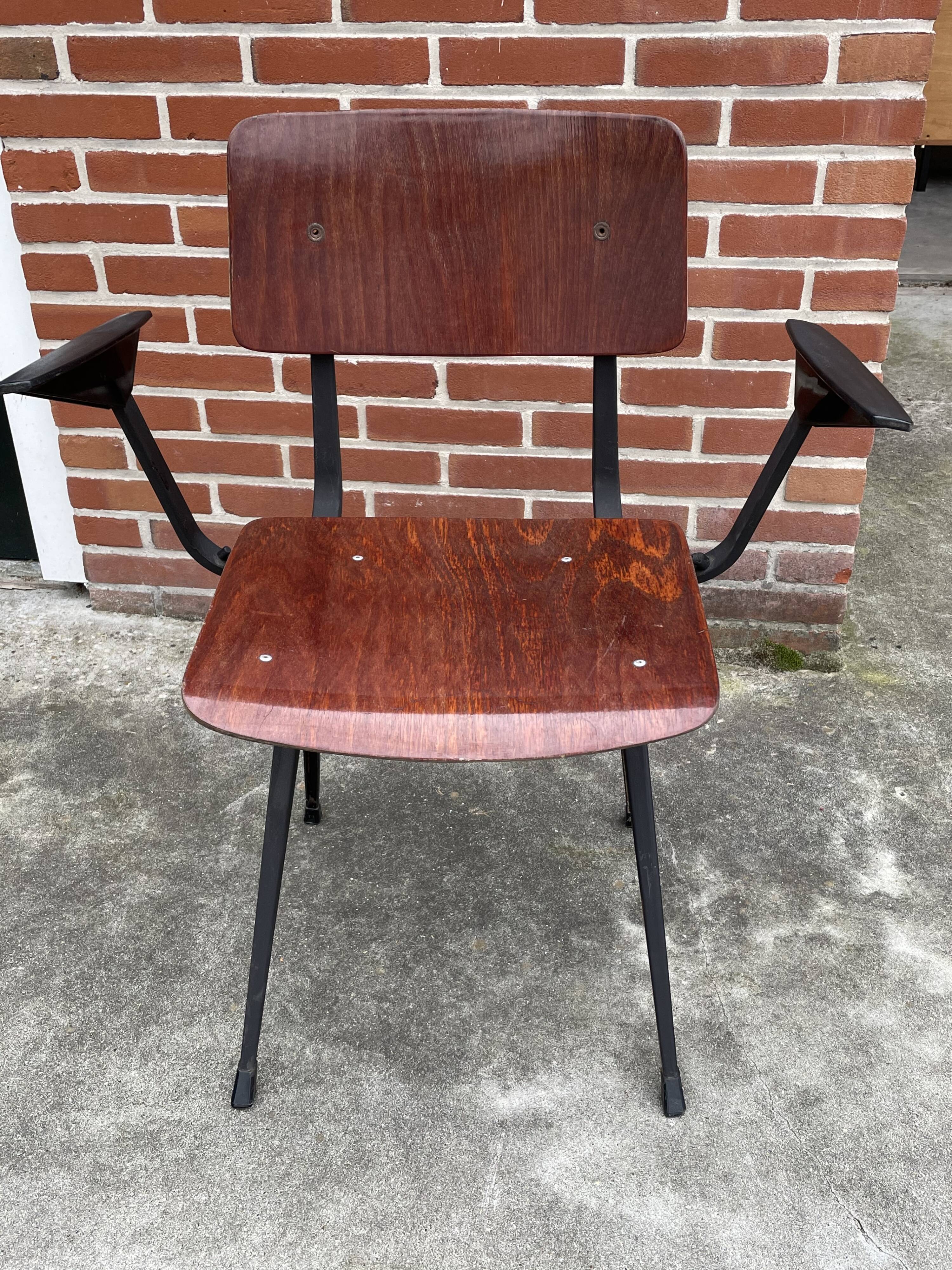 Friso Kramer 'Result' chair with armrests for Ahrend de Cirkel, 1960s